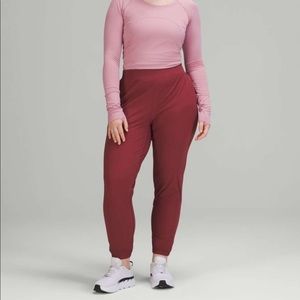Adapted State High-Rise Jogger 28” in  Mulled Wine size 10 NWT